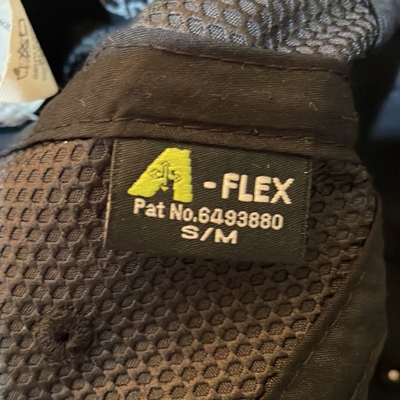 Adidas men’s climalite baseball cap. Elastic inside hat. Size small/medium. - Picture 8 of 10